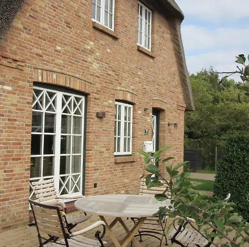 Semesterbostad Jettes Hus *